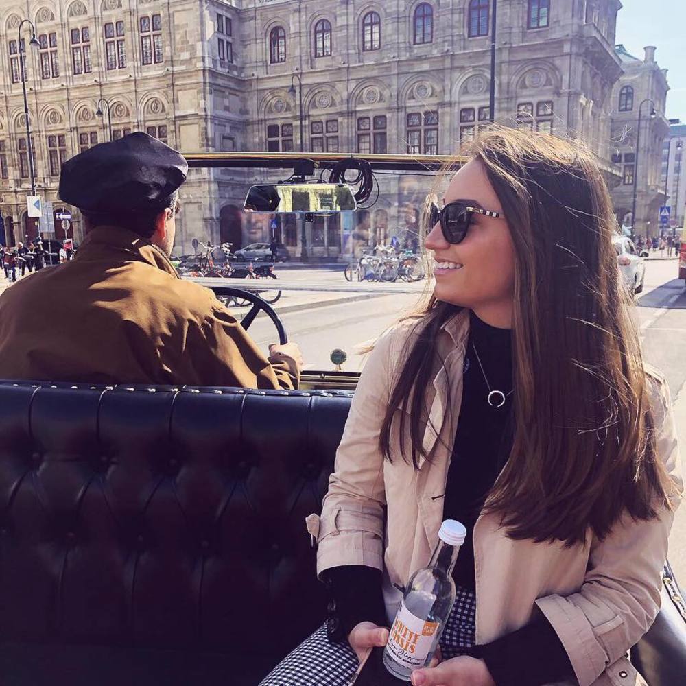 Meet your Posher, Lana